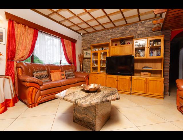 5 BEDROOM HOUSE FOR SALE IN MALVERN